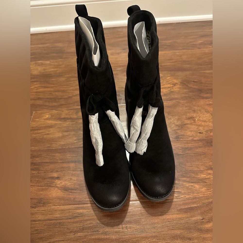 Women's Billabong boots